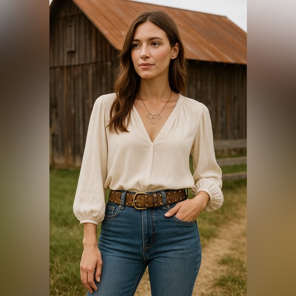 Via Spiga Accessories - Via Spiga,Soft Italian Leather Belt,Metal Embellishments,Excellent Cond,Size L